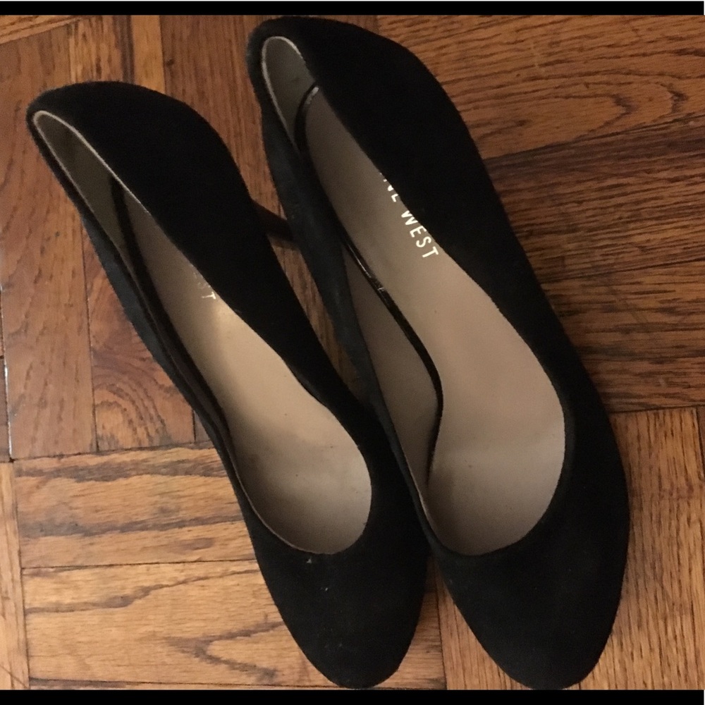 Nine West black suede pump size 8